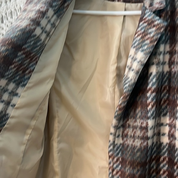 Coco Y Club medium lined plaid blazer.  Very soft, washable & non wrinkle - Picture 4 of 6